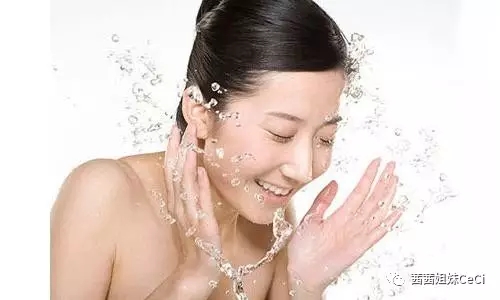 正确的洁面步骤2