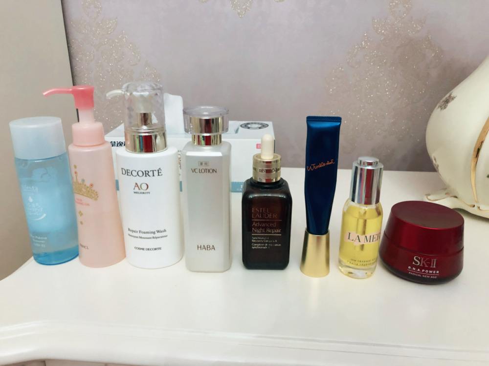 护肤品加工厂告诉你护肤品叠加使用的注意事项有哪些