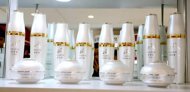 平壤化妆品加工厂生产的化妆品